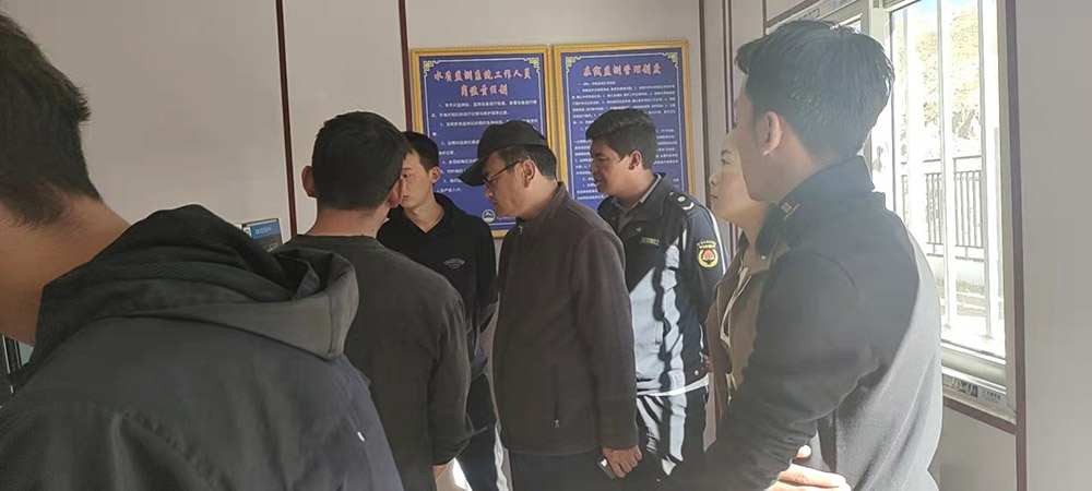 10月21日城管局、環(huán)保局及住建局局長(zhǎng)蒞臨我廠謝通門(mén)污水處理廠檢查運(yùn)行情況及了解整改階段。